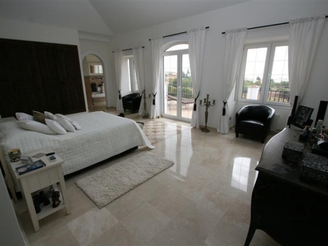 Villa con 5 Dormitorios  en Mijas