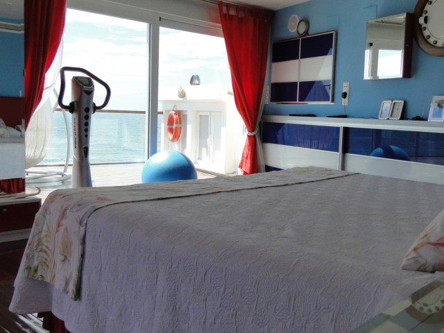 6 Bedrooms Villa in El Chaparral