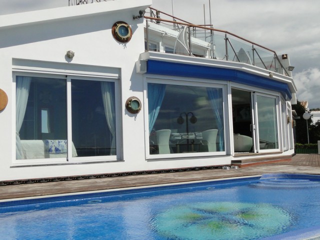 6 Bedrooms Villa in El Chaparral