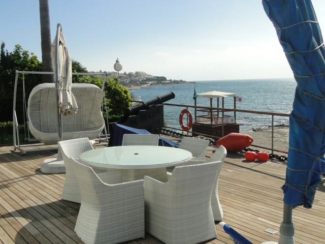 6 Bedrooms Villa in El Chaparral