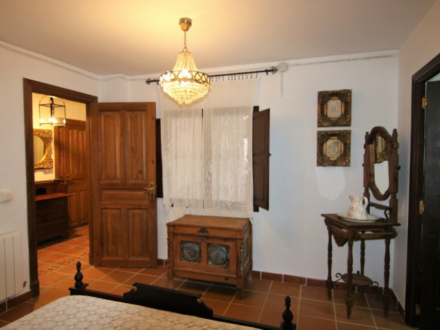 5 Bedrooms Villa in Cártama