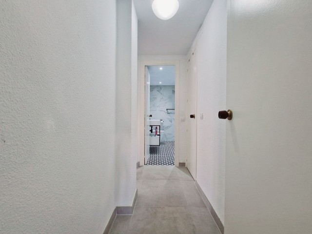 Apartment, La Duquesa, R4390705