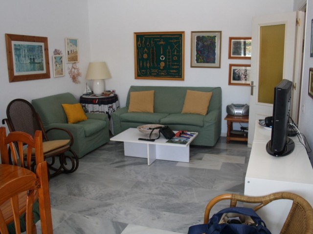 Apartamento, Estepona, R4392622