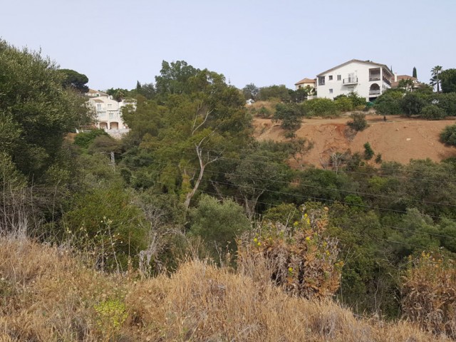  Grundstück in Elviria