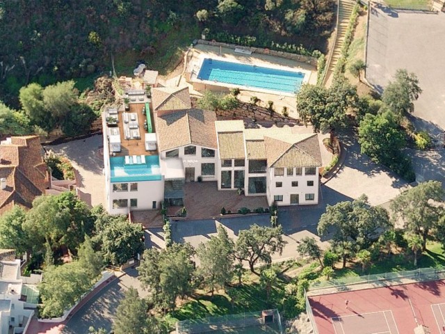 Commercial in La Mairena