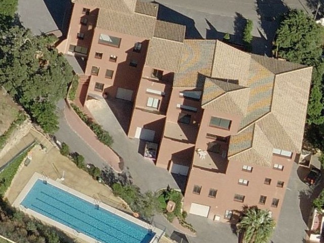 Commercial in La Mairena