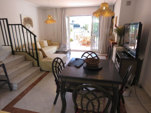 2 Bedrooms Townhouse in Cabopino