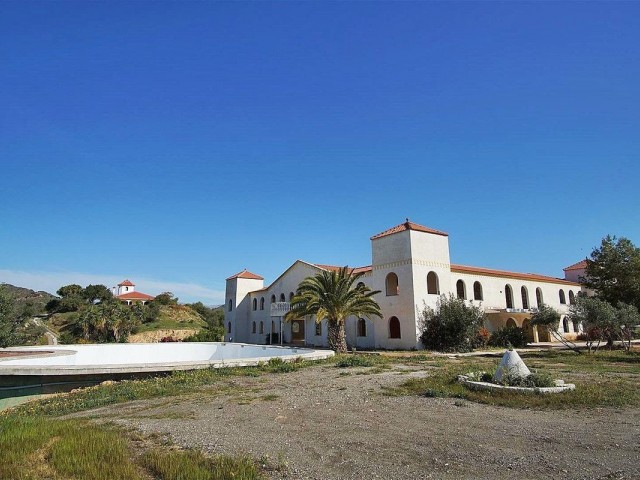 22 Slaapkamer Villa in Almogía