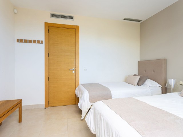 Ático con 2 Dormitorios  en Los Monteros