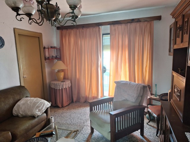 Comercial con 2 Dormitorios  en San Pedro de Alcántara