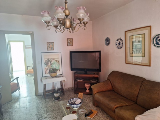 Comercial con 2 Dormitorios  en San Pedro de Alcántara