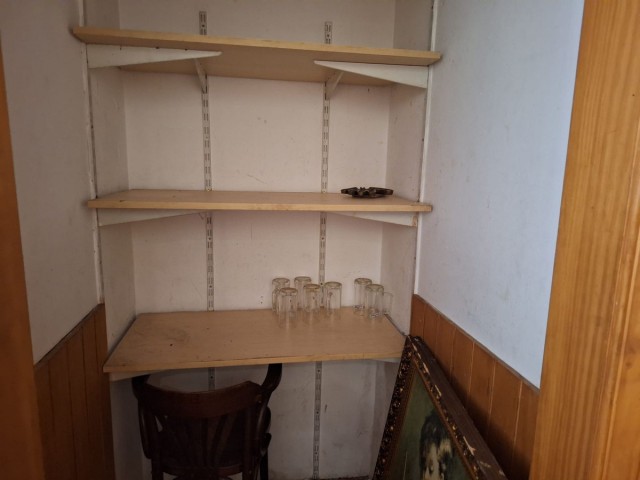 Comercial con 2 Dormitorios  en San Pedro de Alcántara