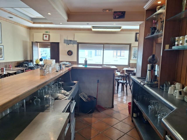 Comercial con 2 Dormitorios  en San Pedro de Alcántara