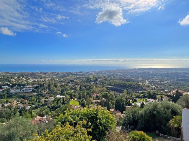 6 Bedrooms Villa in Mijas