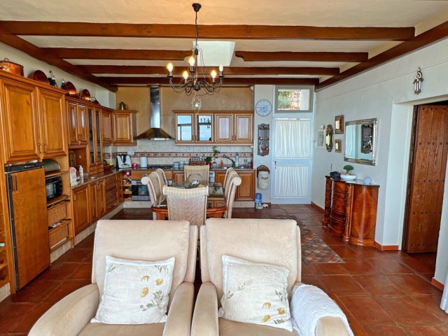 6 Bedrooms Villa in Mijas