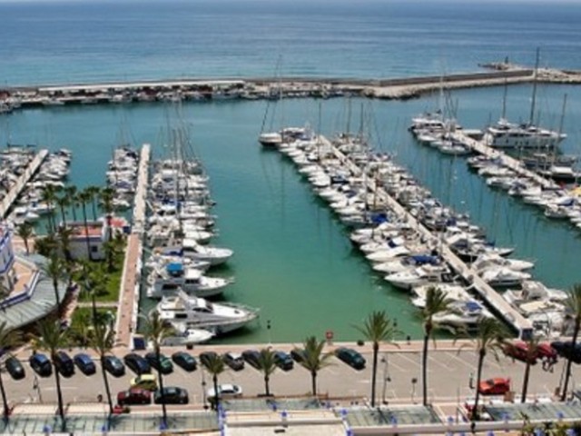 Penthouse avec 2 Chambres  à Estepona