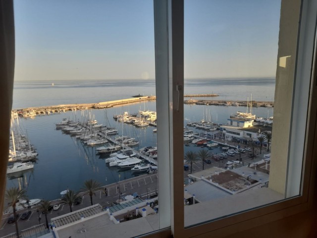 Penthouse avec 2 Chambres  à Estepona
