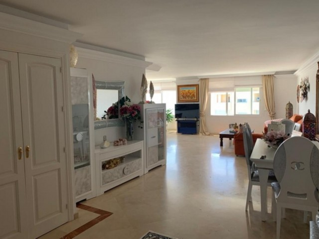 Penthouse avec 2 Chambres  à Estepona