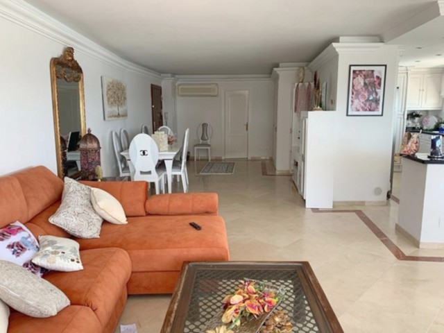 Penthouse avec 2 Chambres  à Estepona