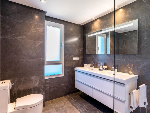 Appartement avec 3 Chambres  à San Roque