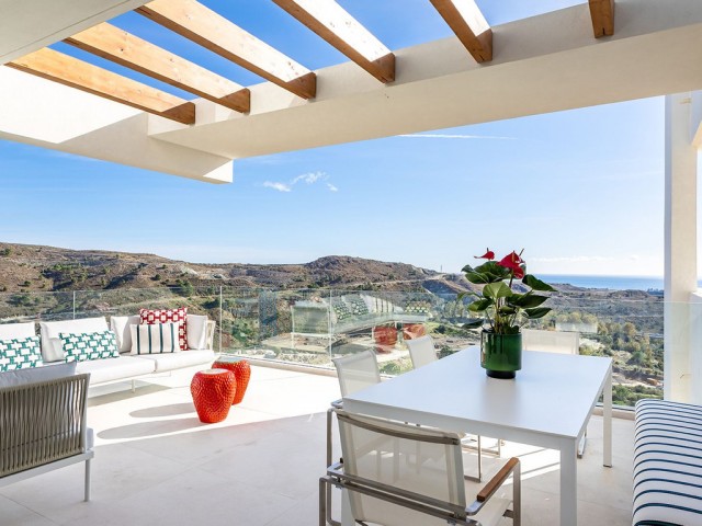 2 Bedrooms Apartment in Benahavís