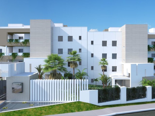 Ático con 3 Dormitorios  en Nueva Andalucía