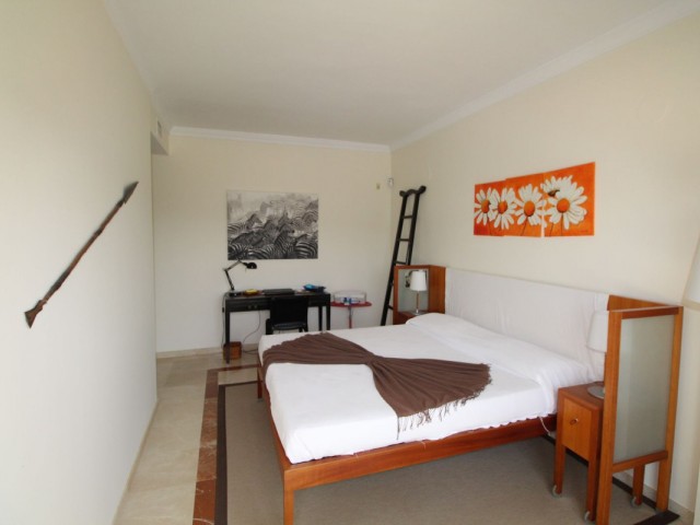 Apartamento con 2 Dormitorios  en San Roque Club