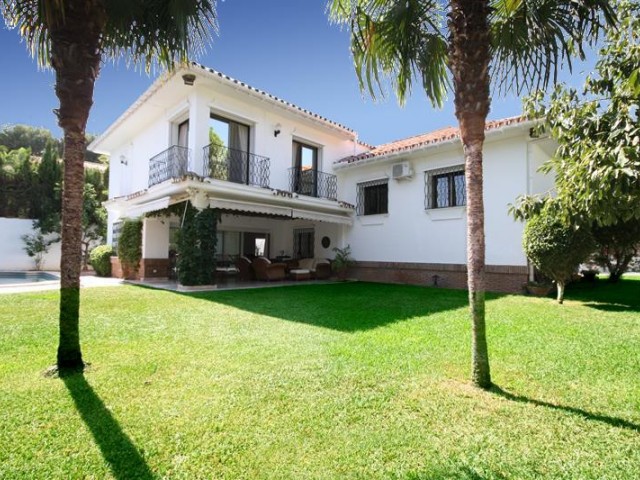 6 Sovrums Villa i Los Monteros