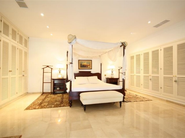 6 Sovrums Villa i Los Monteros