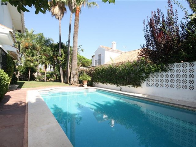6 Sovrums Villa i Los Monteros