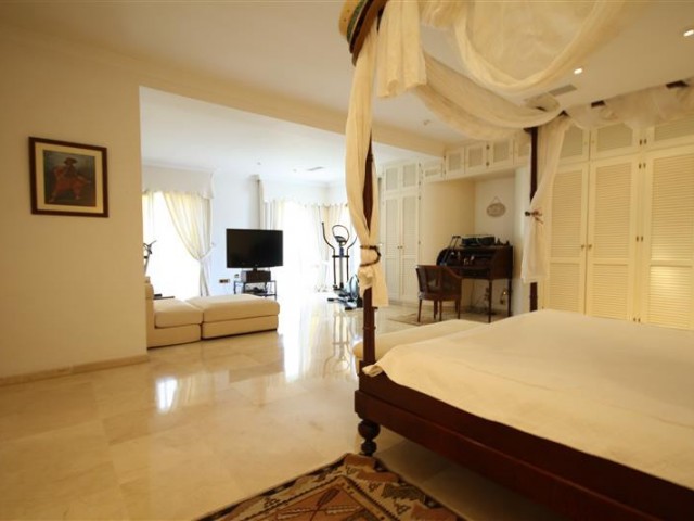 6 Sovrums Villa i Los Monteros