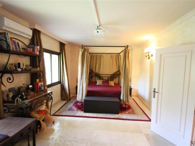 6 Sovrums Villa i Los Monteros