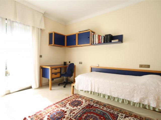 6 Sovrums Villa i Los Monteros