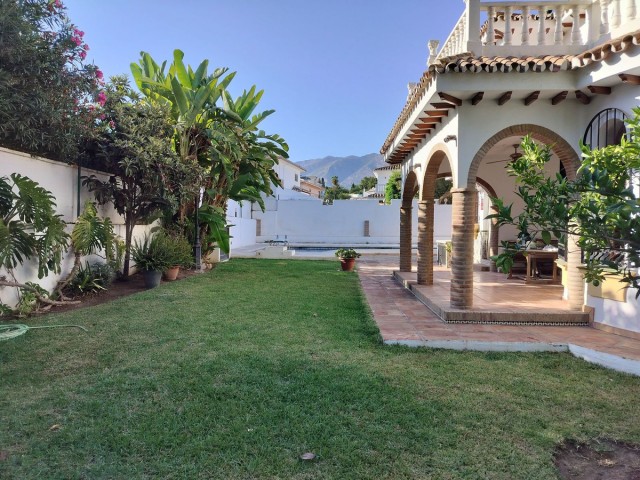 Villa, El Coto, R4415017