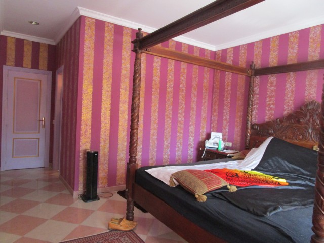 Villa con 4 Dormitorios  en Elviria