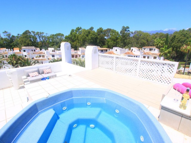 Takvåning i Elviria