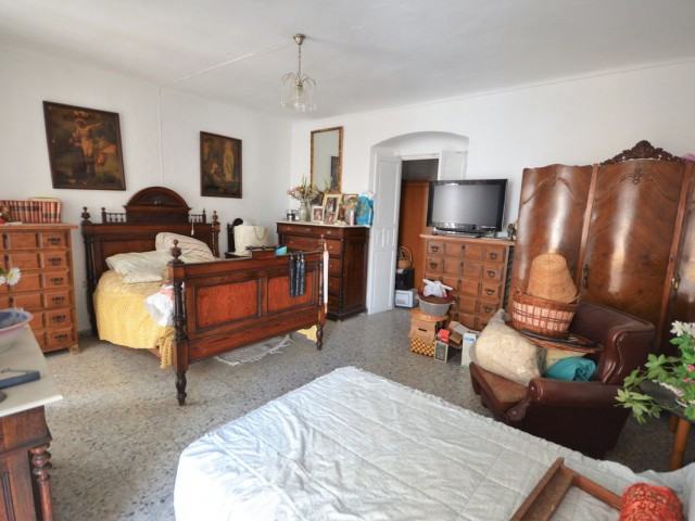 4 Bedrooms Villa in Marbella