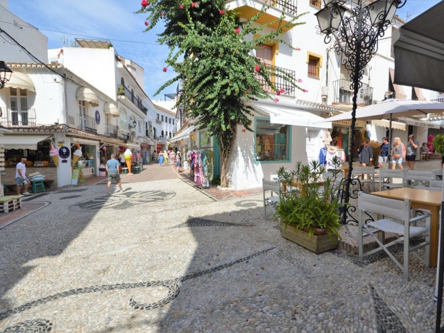 Investoinnit Huvila, Marbella