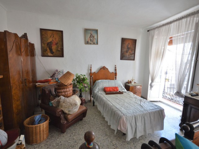 4 Bedrooms Villa in Marbella