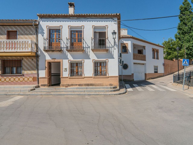Villa avec 5 Chambres  à Serrato