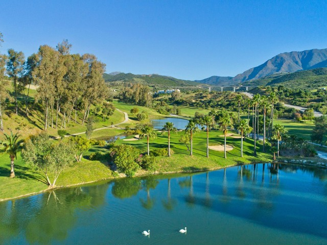 3 Bedrooms Apartment in Estepona