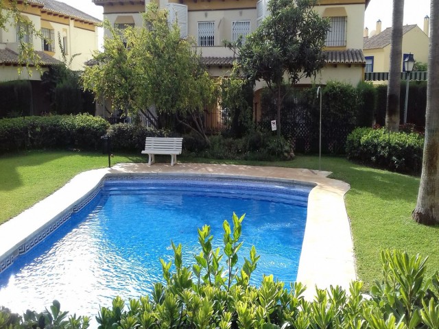 Villa avec 4 Chambres  à Cortijo Blanco