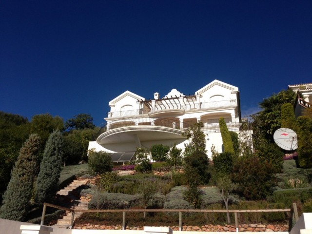 Villa avec 6 Chambres  à Altos de los Monteros