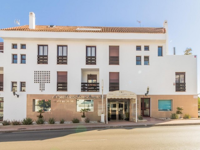 Commercial in Nueva Andalucía
