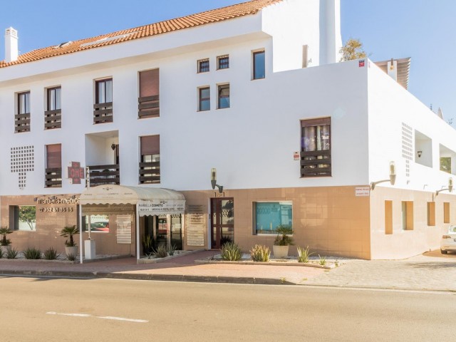 Commercial in Nueva Andalucía