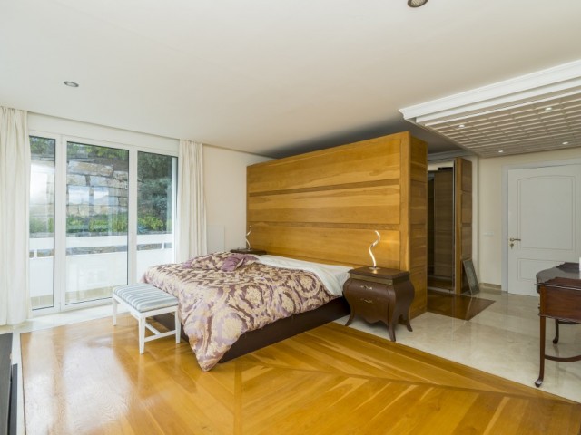 5 Bedrooms Villa in La Mairena