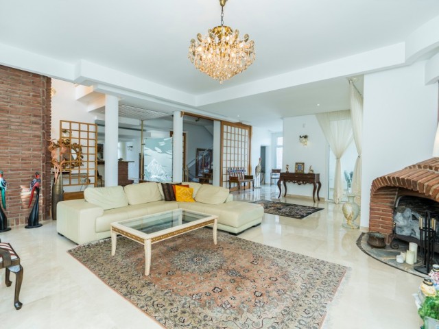 5 Slaapkamer Villa in La Mairena