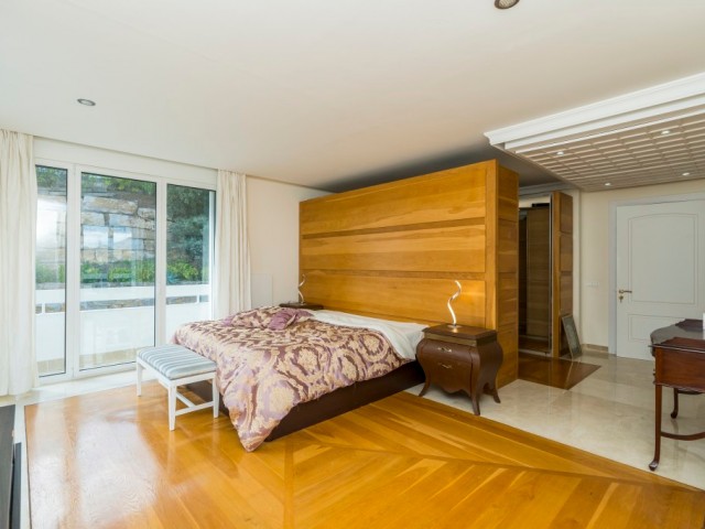 5 Slaapkamer Villa in La Mairena
