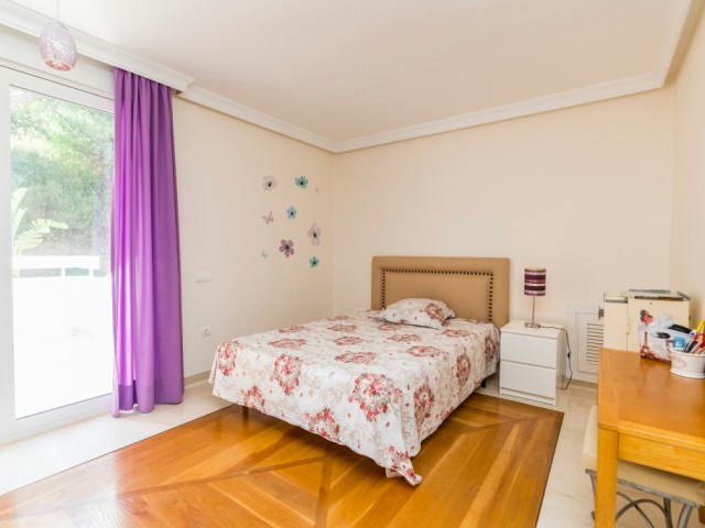 5 Slaapkamer Villa in La Mairena