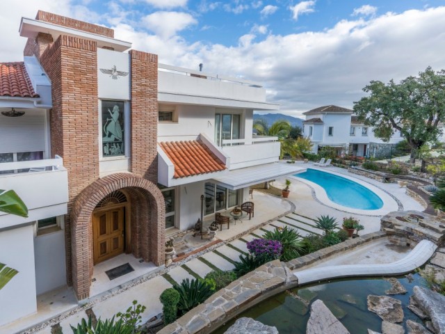 5 Slaapkamer Villa in La Mairena